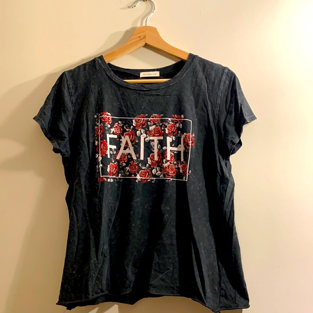 Occasion Distressed Dark Grey Faith Graphic T-Shirt (Size M)